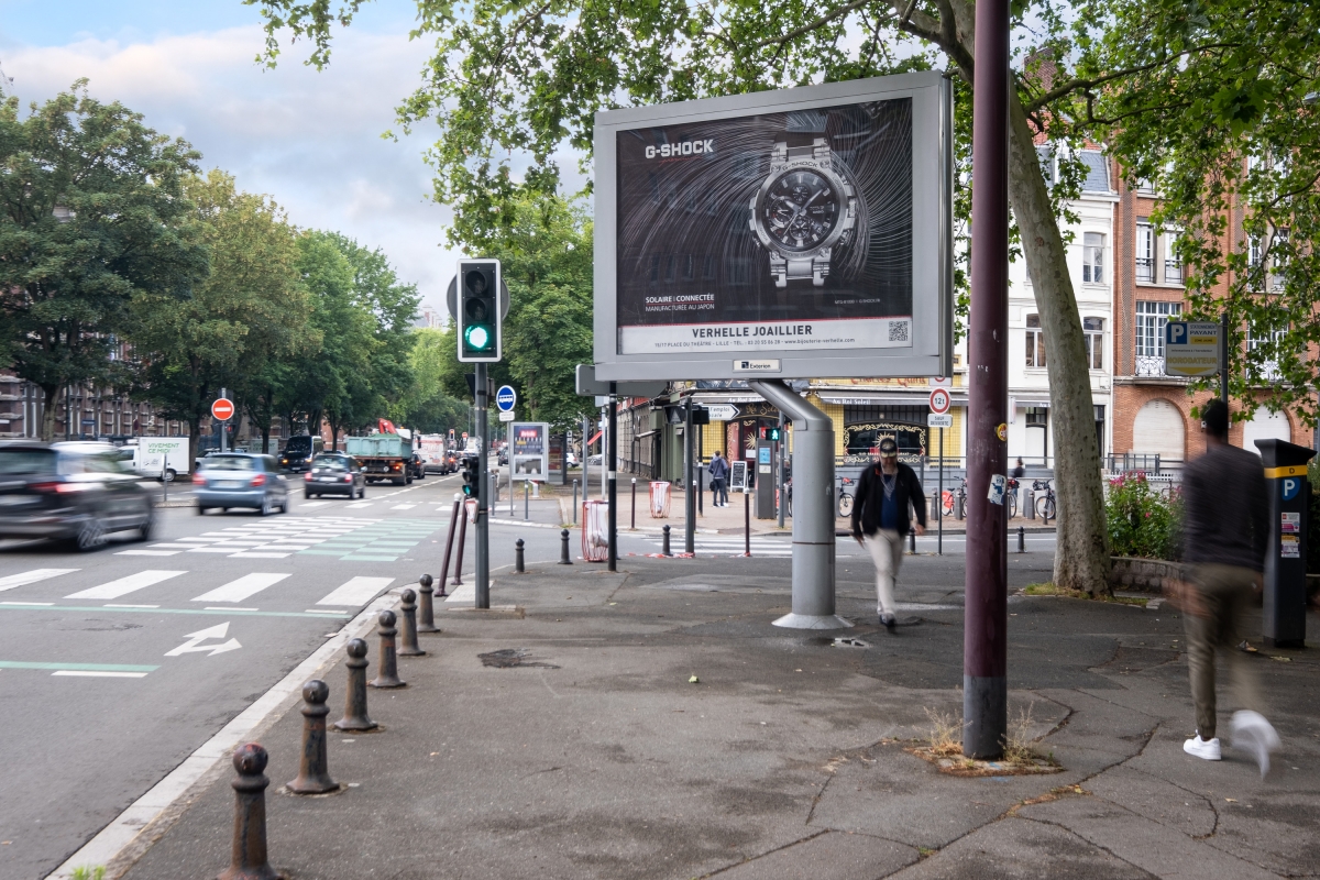 display campaign advertising street ooh dooh exterion media billboards professional photography 