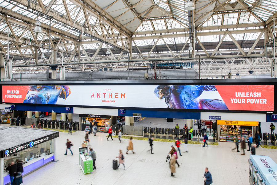jcdecaux ooh display campaign advertising network of professional photographers corporate photography