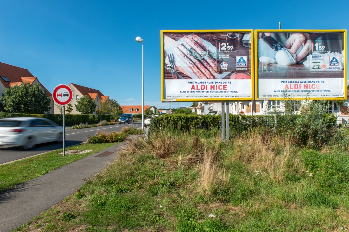 display campaign advertising street ooh dooh exterion media billboards professional photography 