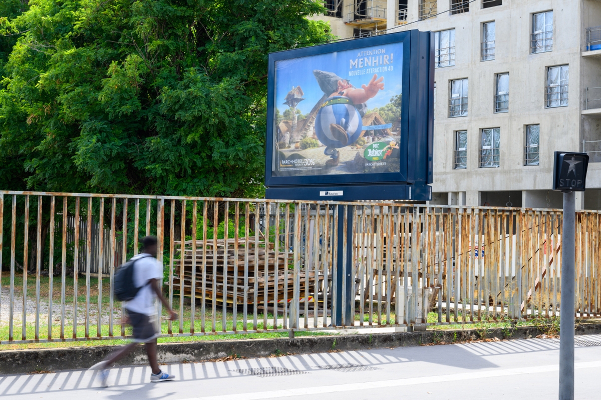 display campaign advertising street ooh dooh exterion media billboards professional photography 