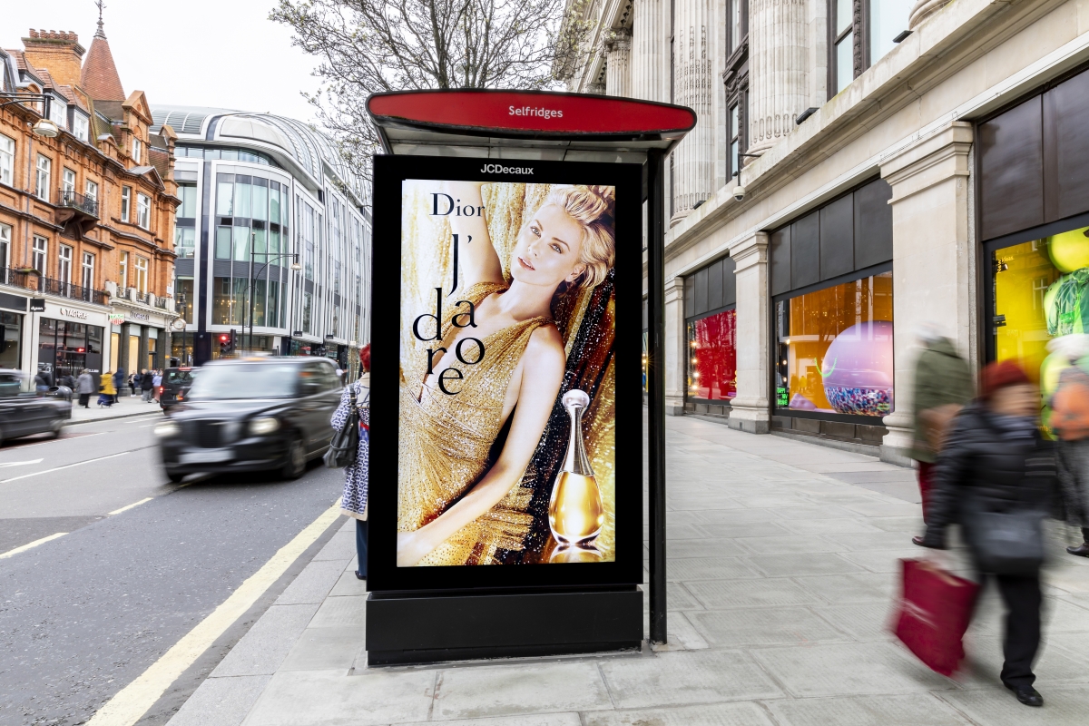 jcdecaux ooh display campaign advertising network of professional photographers corporate photography