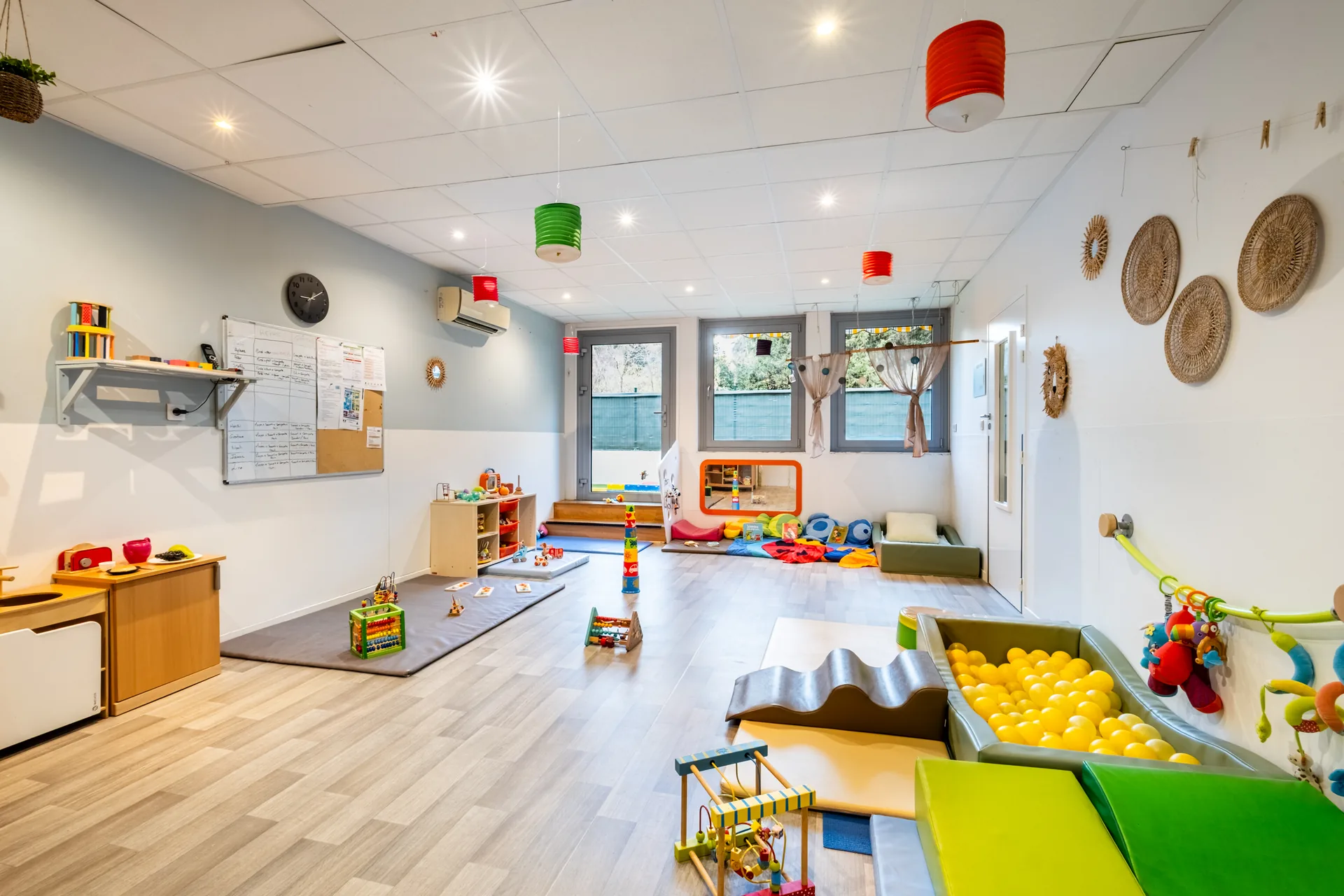 Photo Creche Salle Eveil Bebes Menthe A L Eau Nice (1)