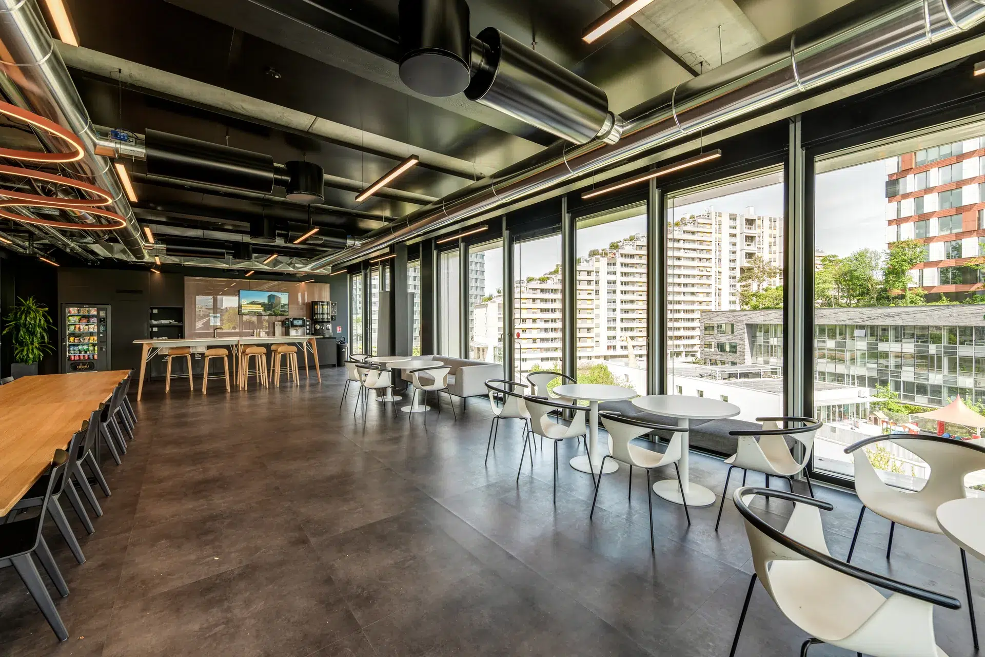 Photo Immobilier Tertiaire Bnp Paribas Real Estate Metal 57 Espace Restauration Baies Vitrees Boulogne Billancourt