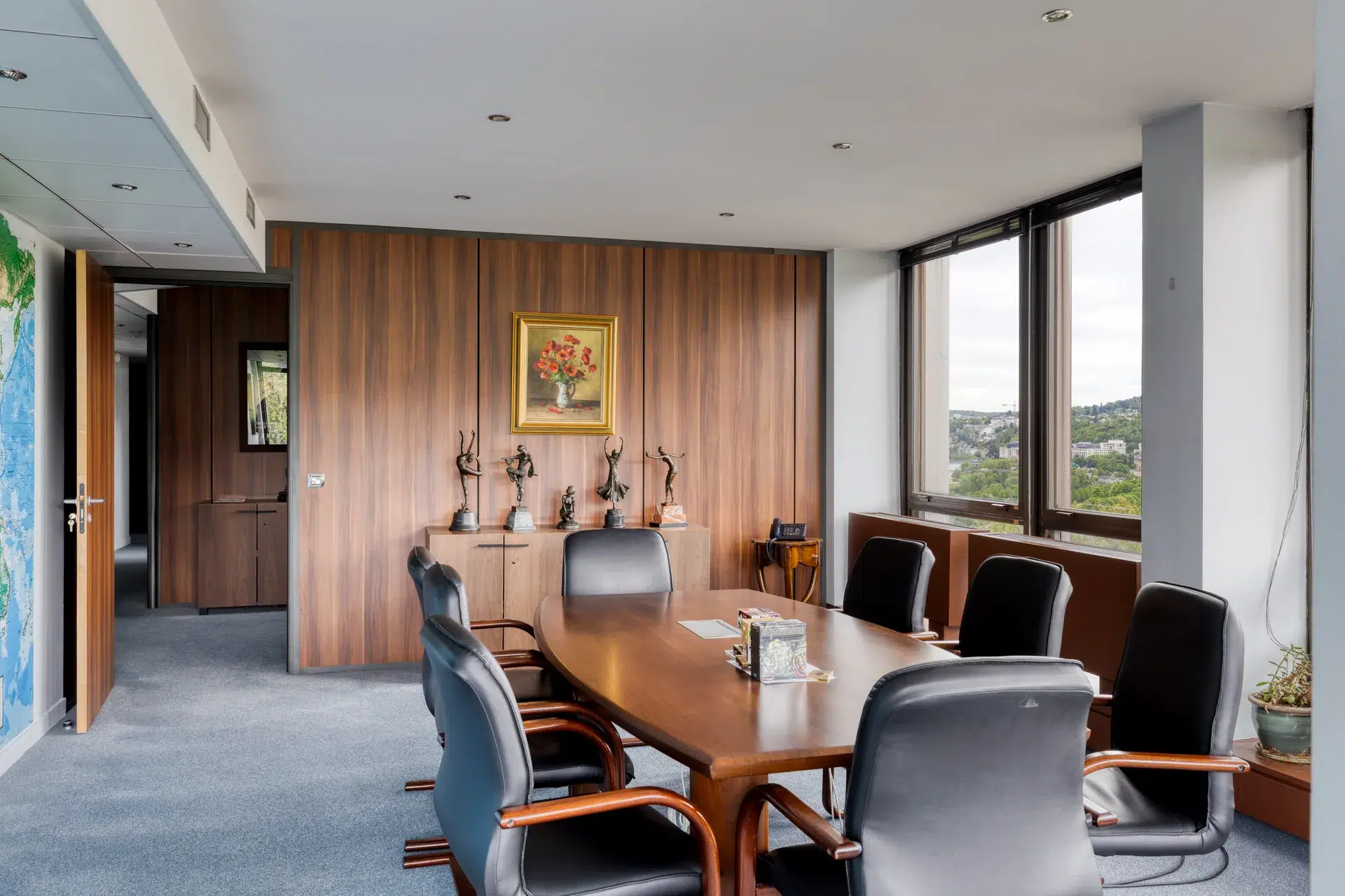 Photo Immobilier Tertiaire Bureau Direction Boiseries Noyer Rue Royale Saint Cloud