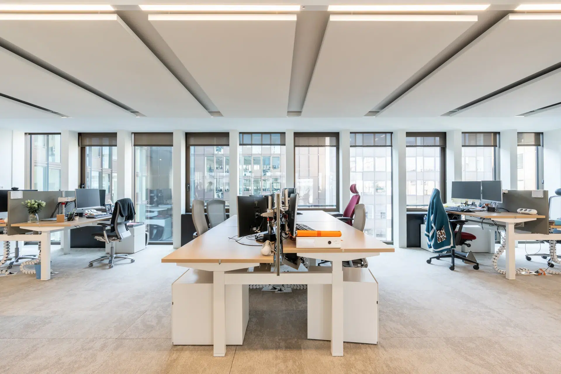 Photo Immobilier Tertiaire Open Space Bureaux Assis Debout Rue Guersant Paris