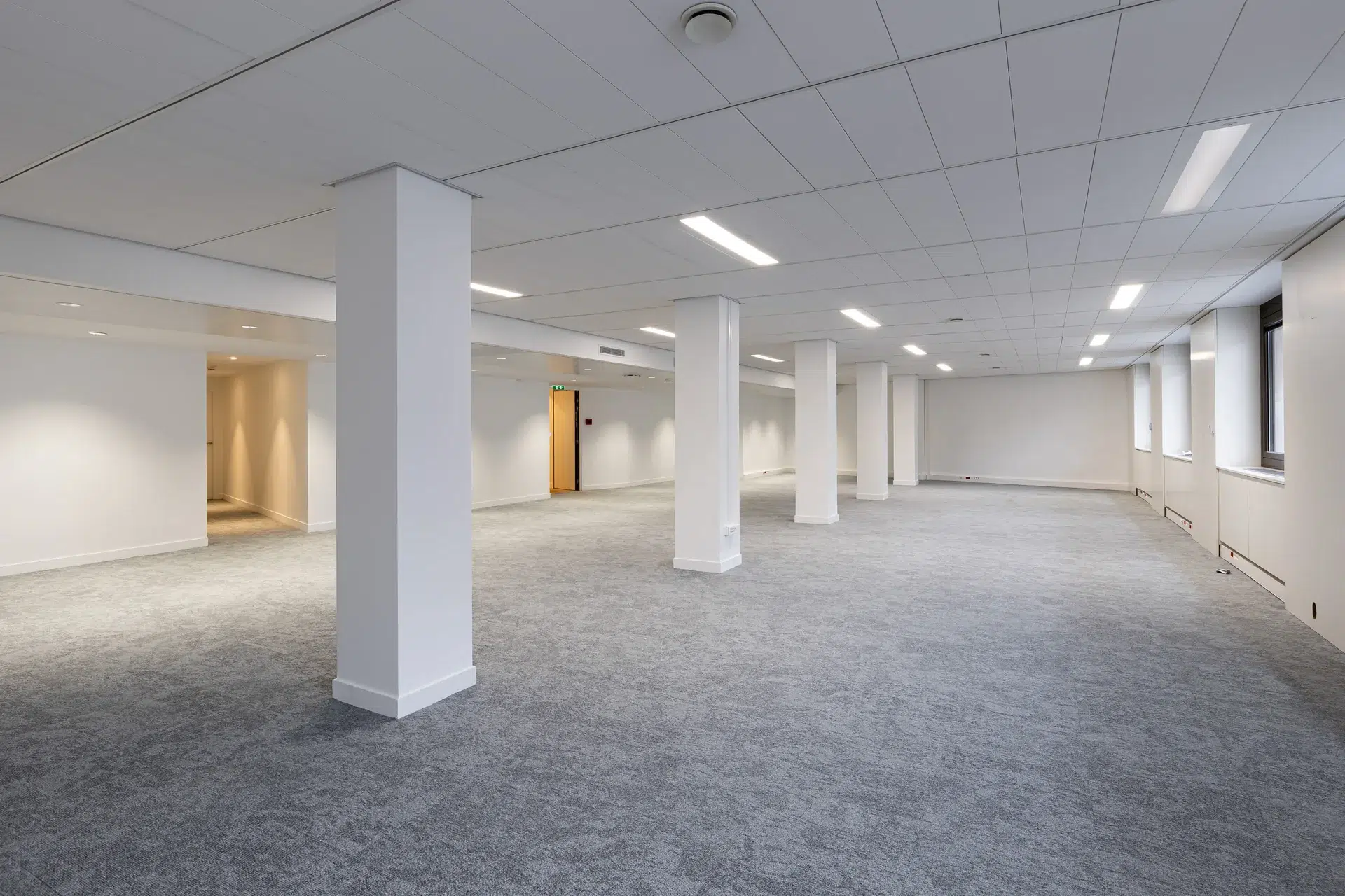 Photo Immobilier Tertiaire Plateau Bureaux Livre Nu Rue Ville Eveque Paris