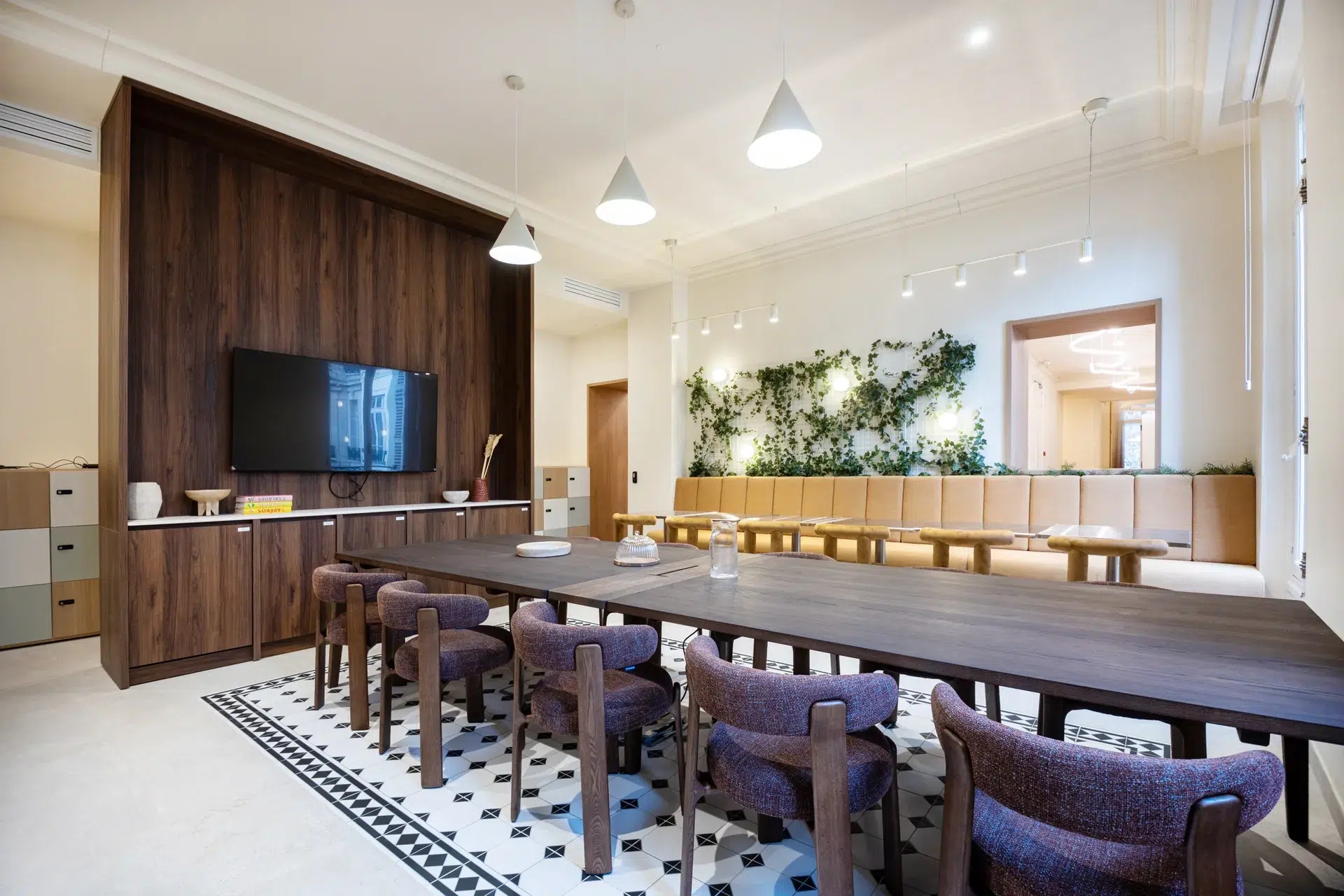 Photo Immobilier Tertiaire Salle Restauration Mur Vegetal Boulevard Haussmann