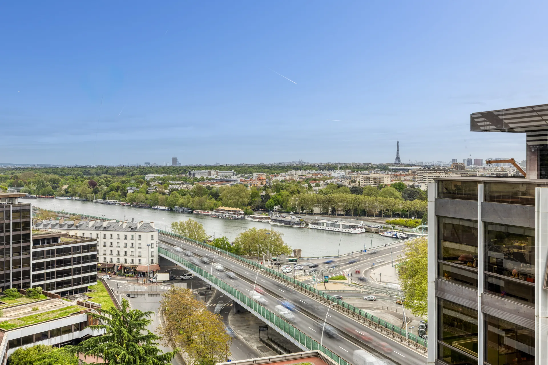 Photo Immobilier Tertiaire Vue Panoramique Seine Tour Eiffel Rue Royale Saint Cloud