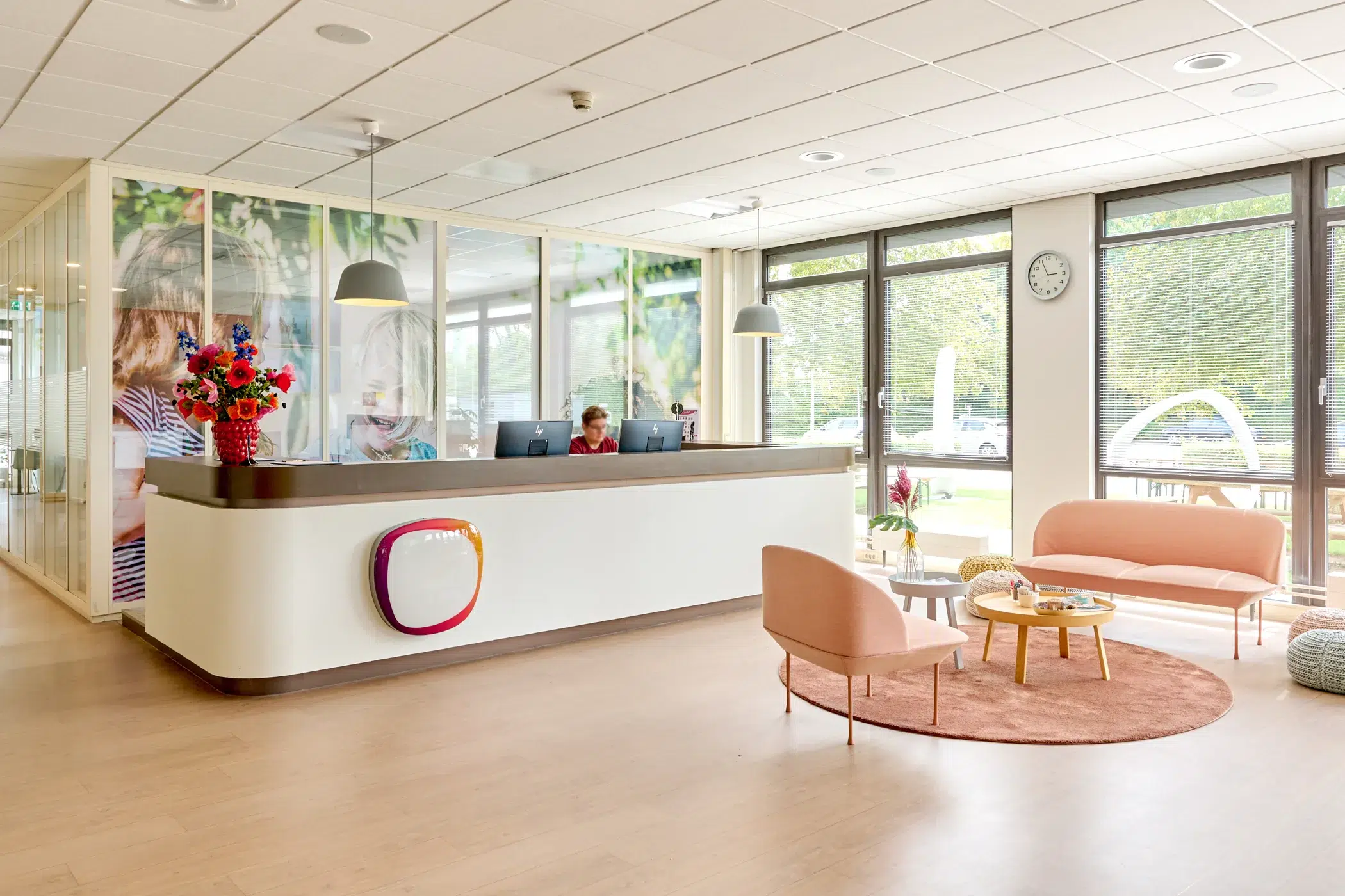 Accueil interieur d un batiment d entreprise photographie pour un actif immobilier