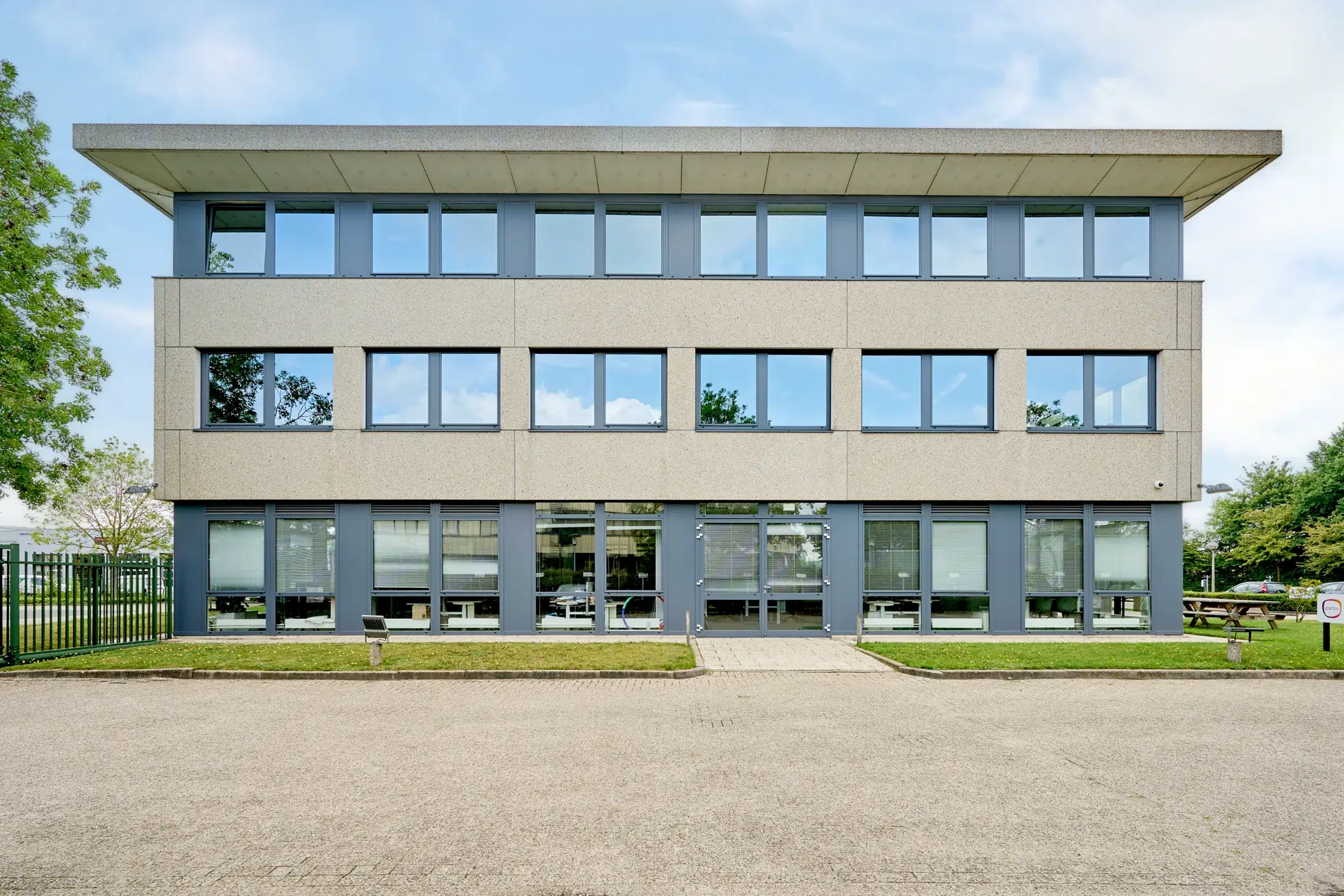 Bâtiment Advenis vu de l’extérieur pour un reportage photo d’actif immobilier
