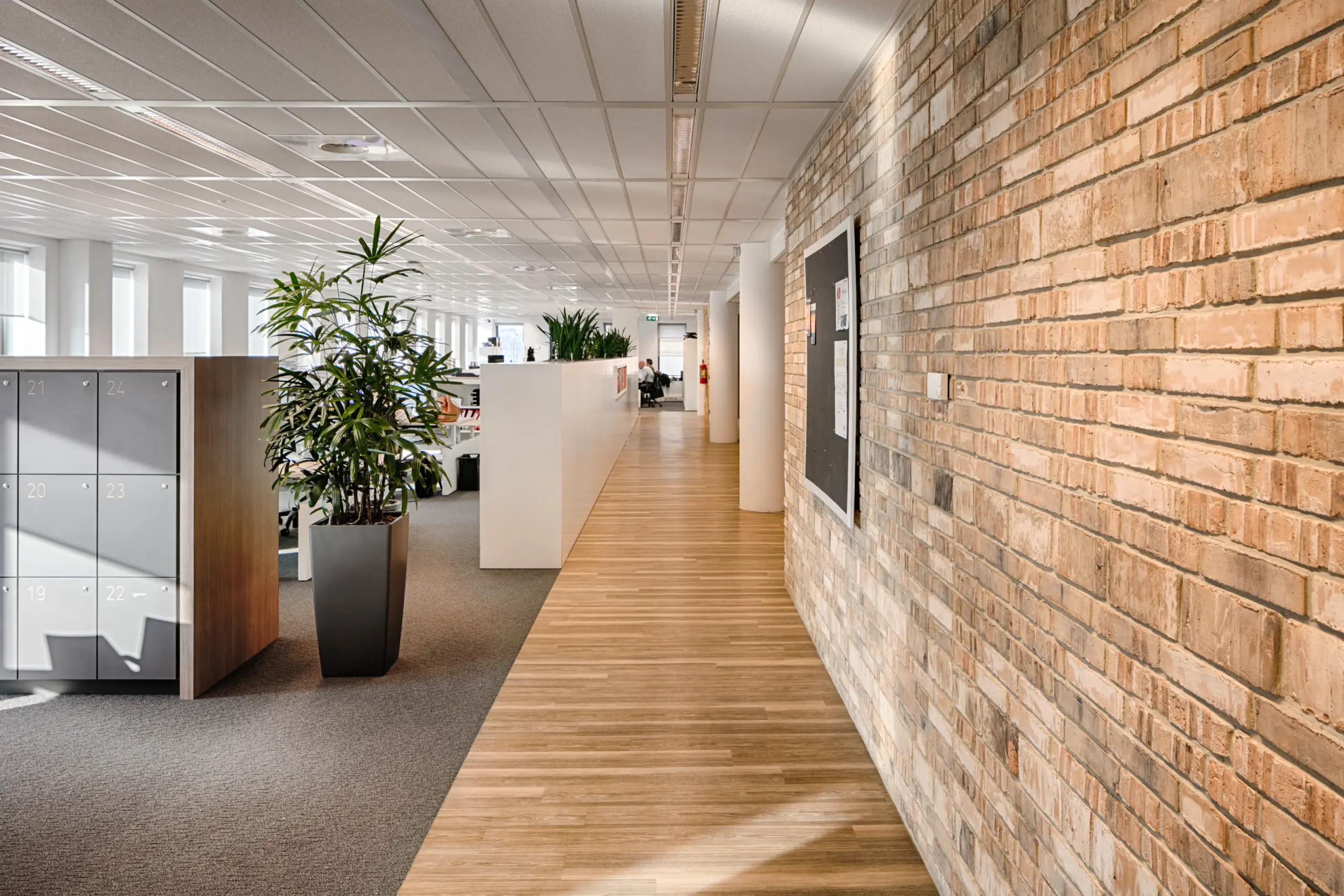 Open space aménagé dans un bâtiment professionnel à Amsterdam Ruyterkade