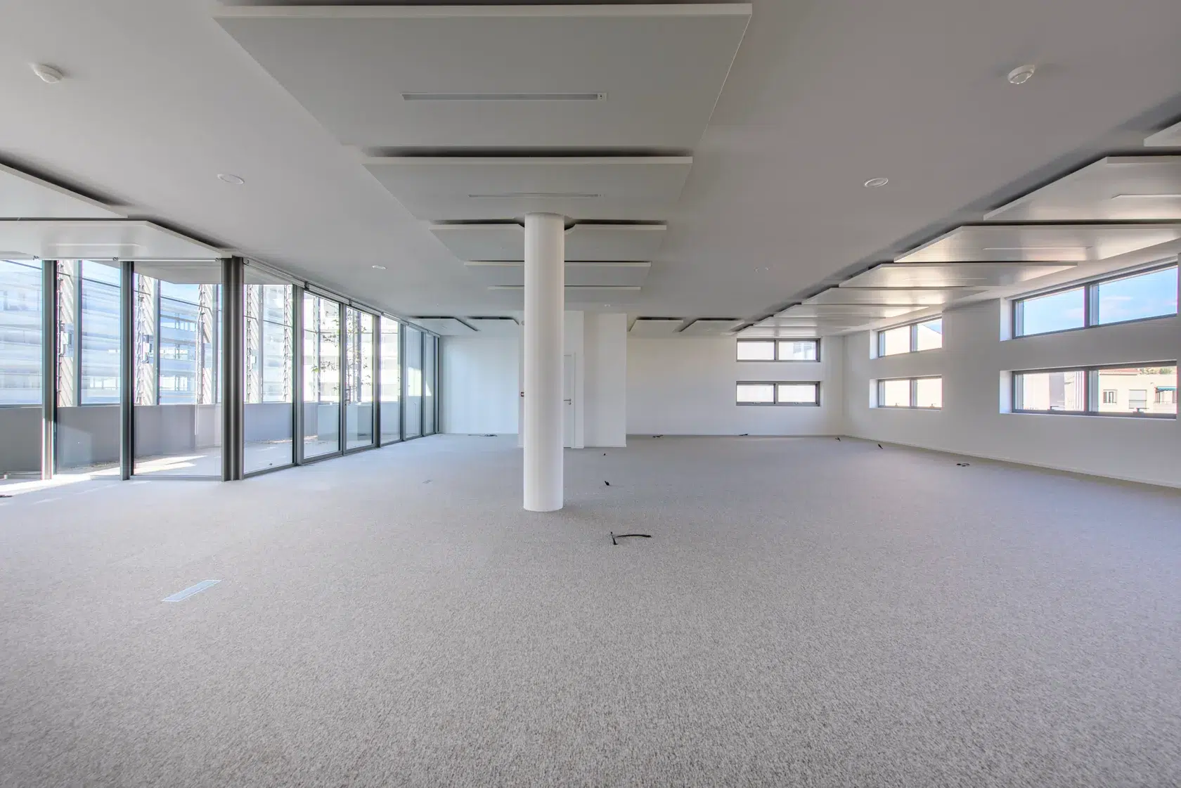 Plateau de bureaux vide à aménager dans un bâtiment professionnel Lyon Unity