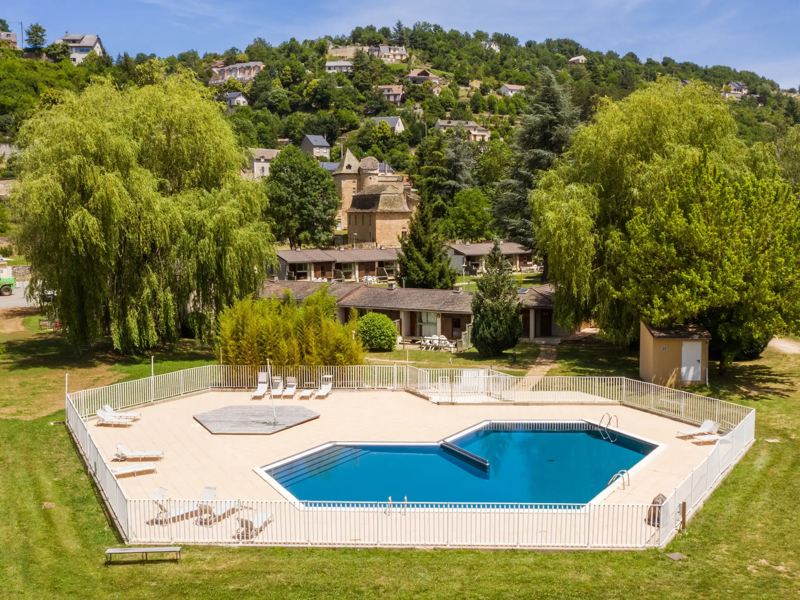 Photographie Hotellerie De Plein Air Flower Camping Du Gevaudan Vue Aerienne Piscine