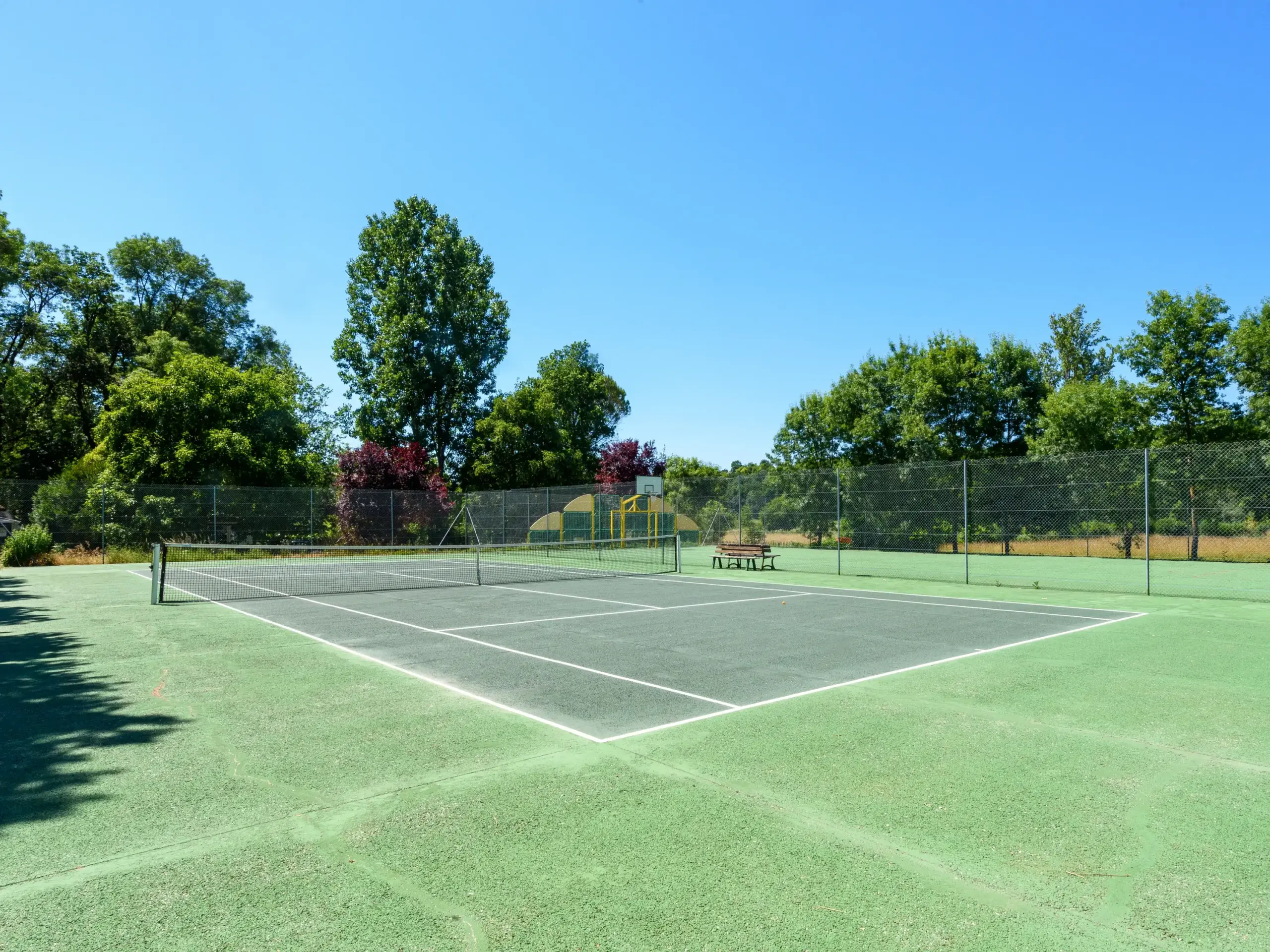 20 Photographie Hotellerie De Plein Air Flower Camping Soleil Des Bastides Court De Tennis