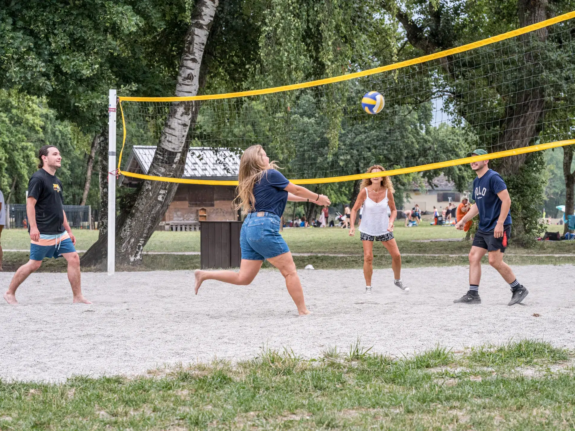 13 Les Iles Activite Beach Volley Face Aux Sommets
