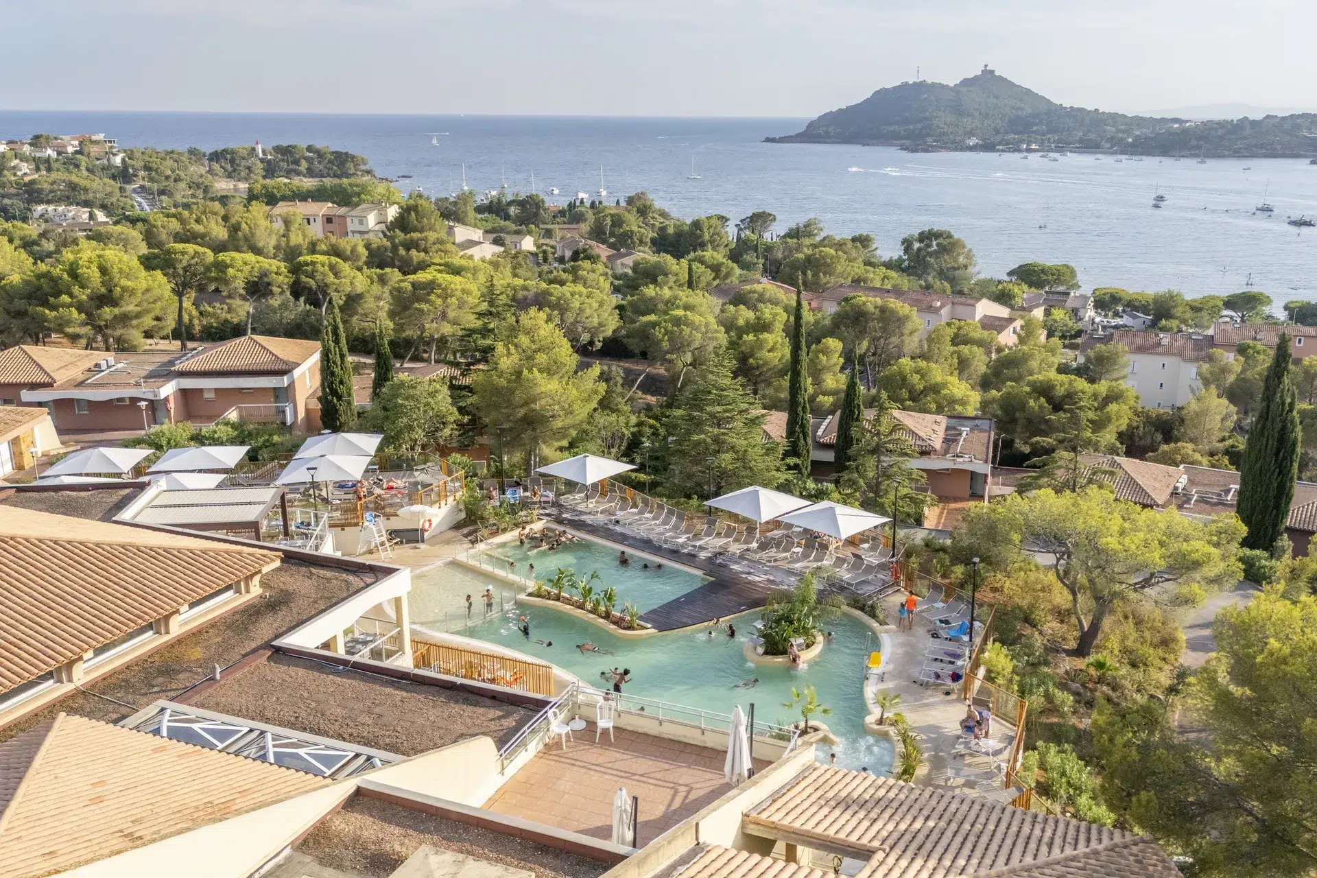 32 Agay Drone La Piscine Lagon Le Village Et La Baie