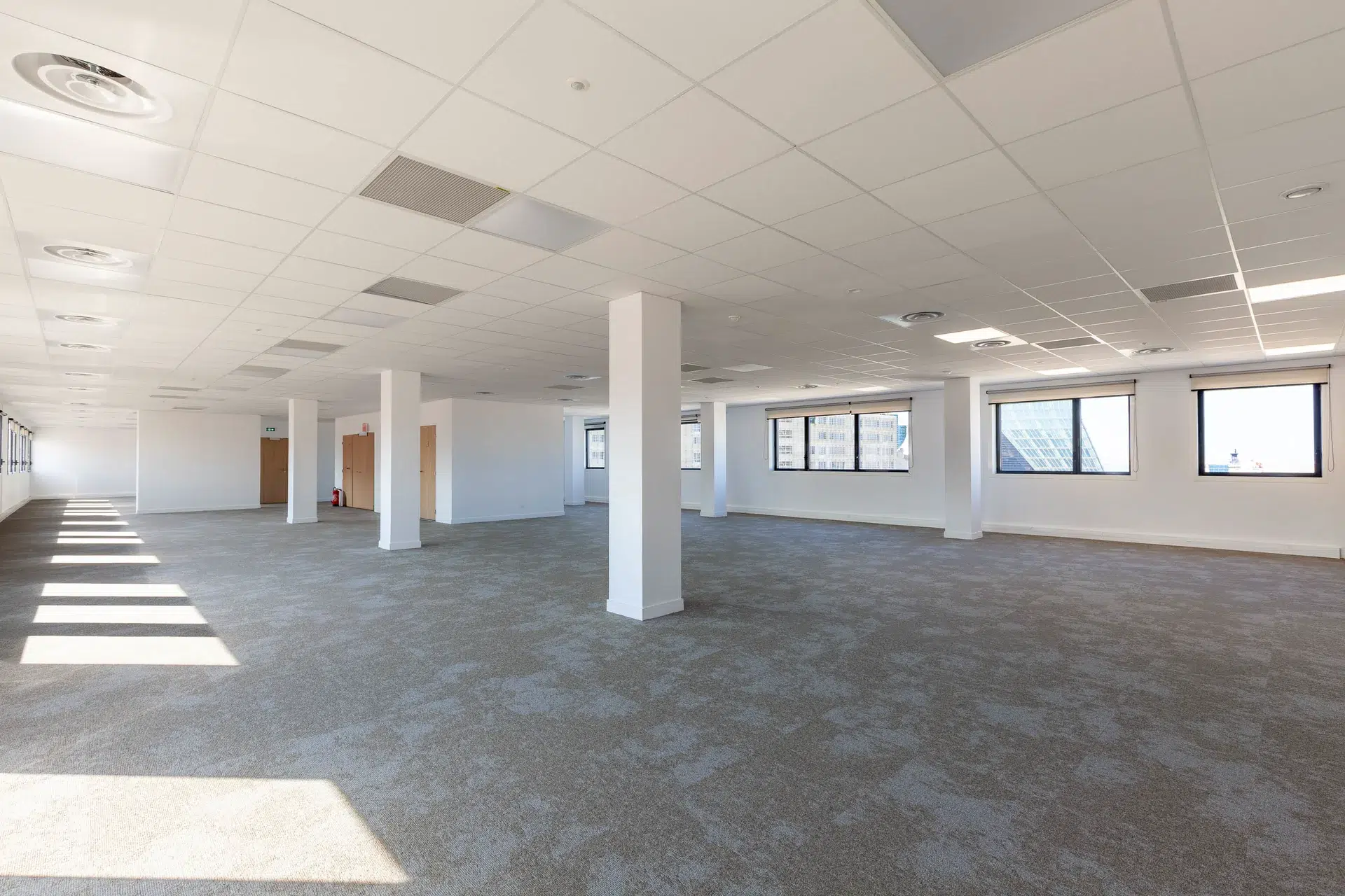 Marseille L Angle Plateau Bureaux Lumineux