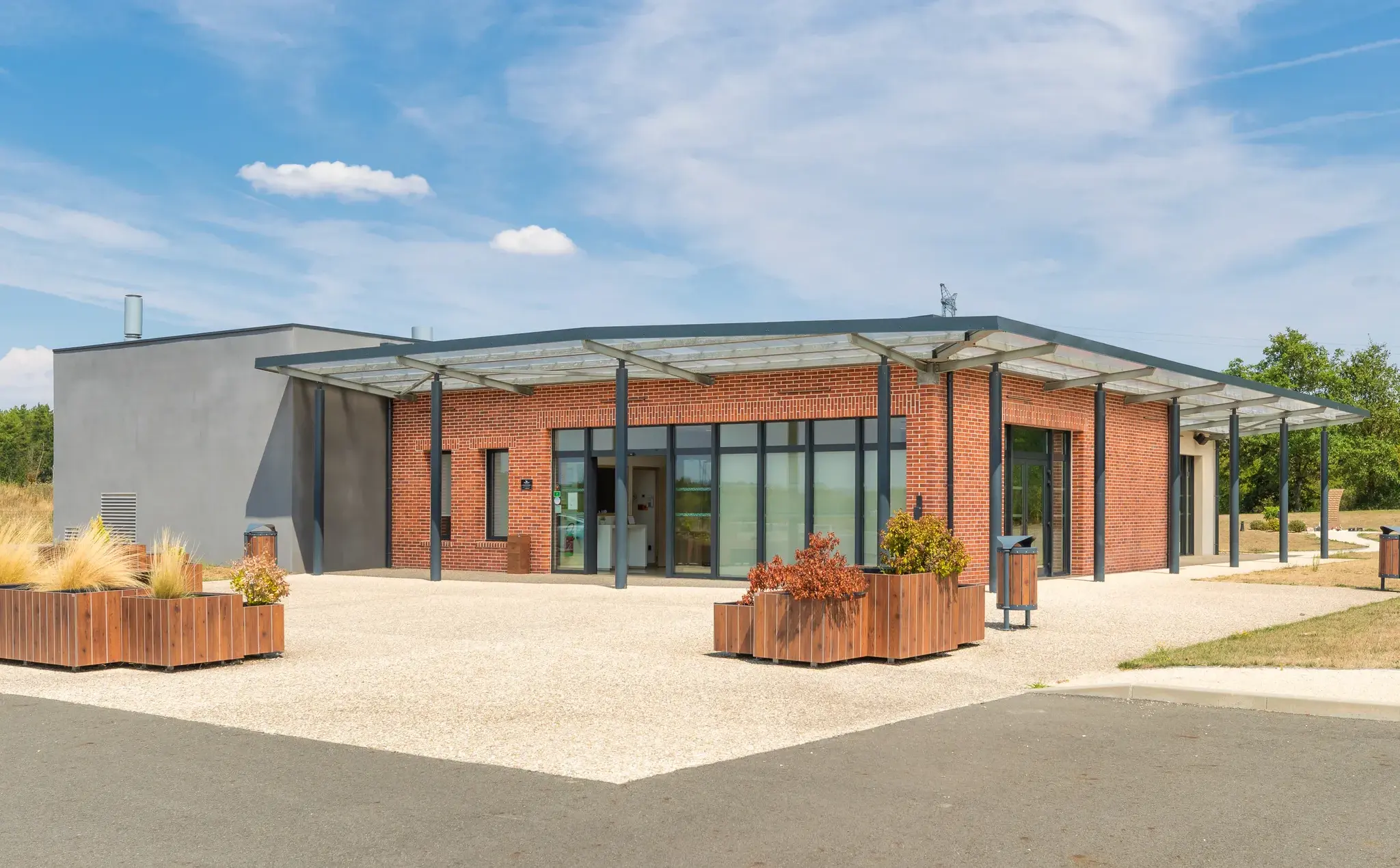 Retail 38280 20gien 20crematorium 20de 20gien 20facade 2012 20